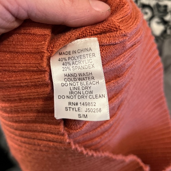 Love In Burnt Orange Mock Neck Pullover Sweater Womens Size Small - Picture 6 of 6